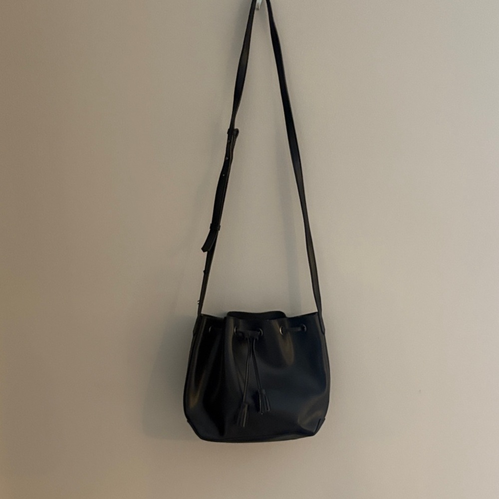 Old Navy Classic Black Crossbody Bag